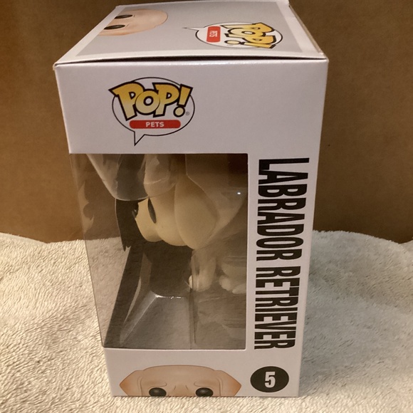 Funko Pop! Pets LABRADOR RETRIEVER NEW Hard To Find - Picture 2 of 6